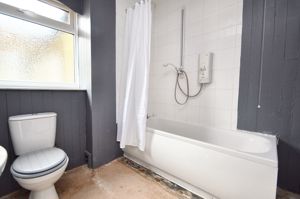 Bathroom 2 Lane end- click for photo gallery